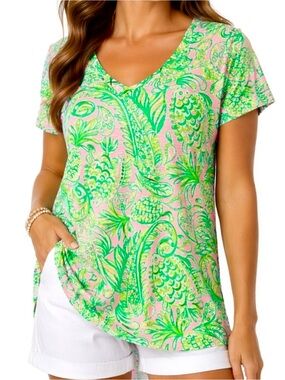 Lilly Pulitzer Etta V-Neck Top in Mandeville Baby
